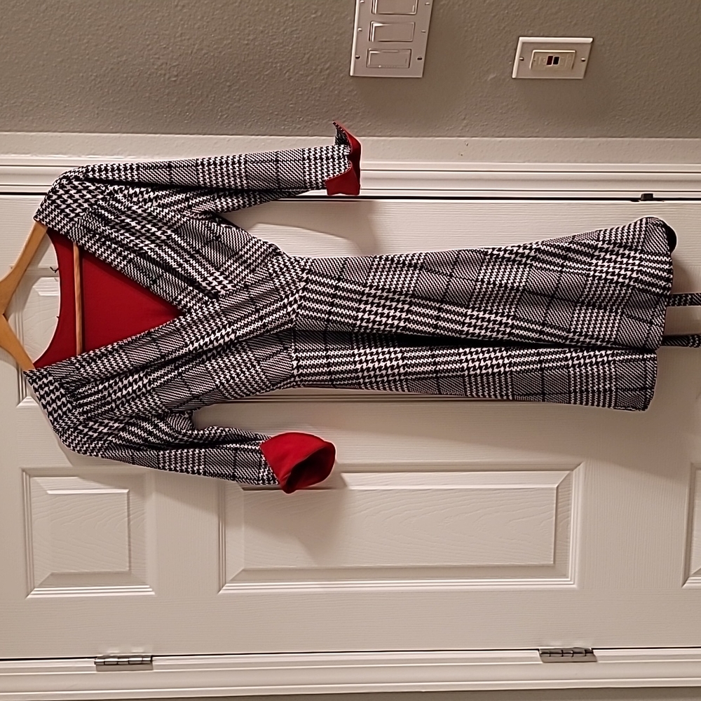 White House Black market Women's Plaid and Red Multi sided Midi dress size 6